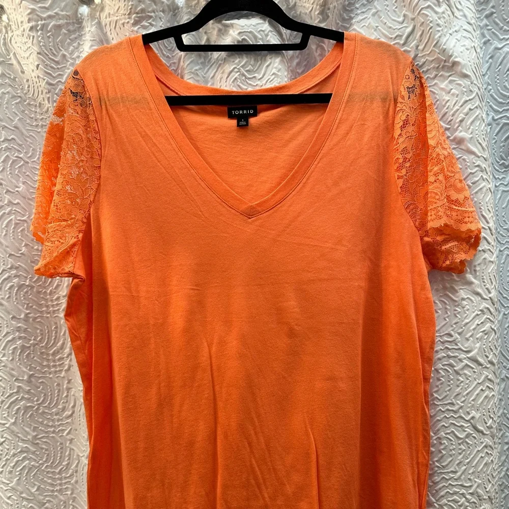 New lace sleeve shirt. Torrid size 1. Never worn - Picture 2 of 2